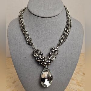 ☆ Crystal Statement Necklace ◇◇ Multi Layered Silver Tone Chain & Beaded Accents